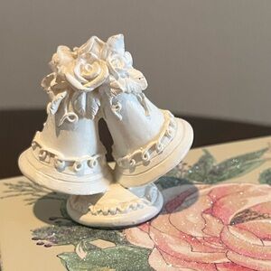 Charming White Floral Bells Decor